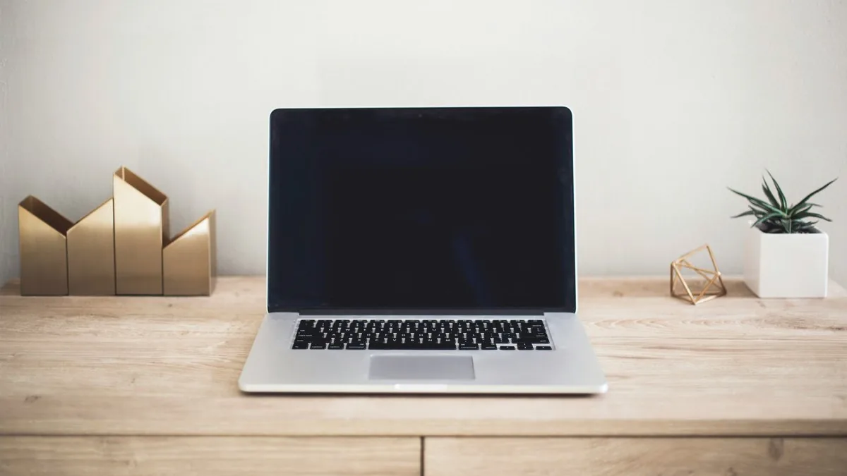 Setup de ferramentas técnicas para workflow assistido por IA com console de configuração de modelo