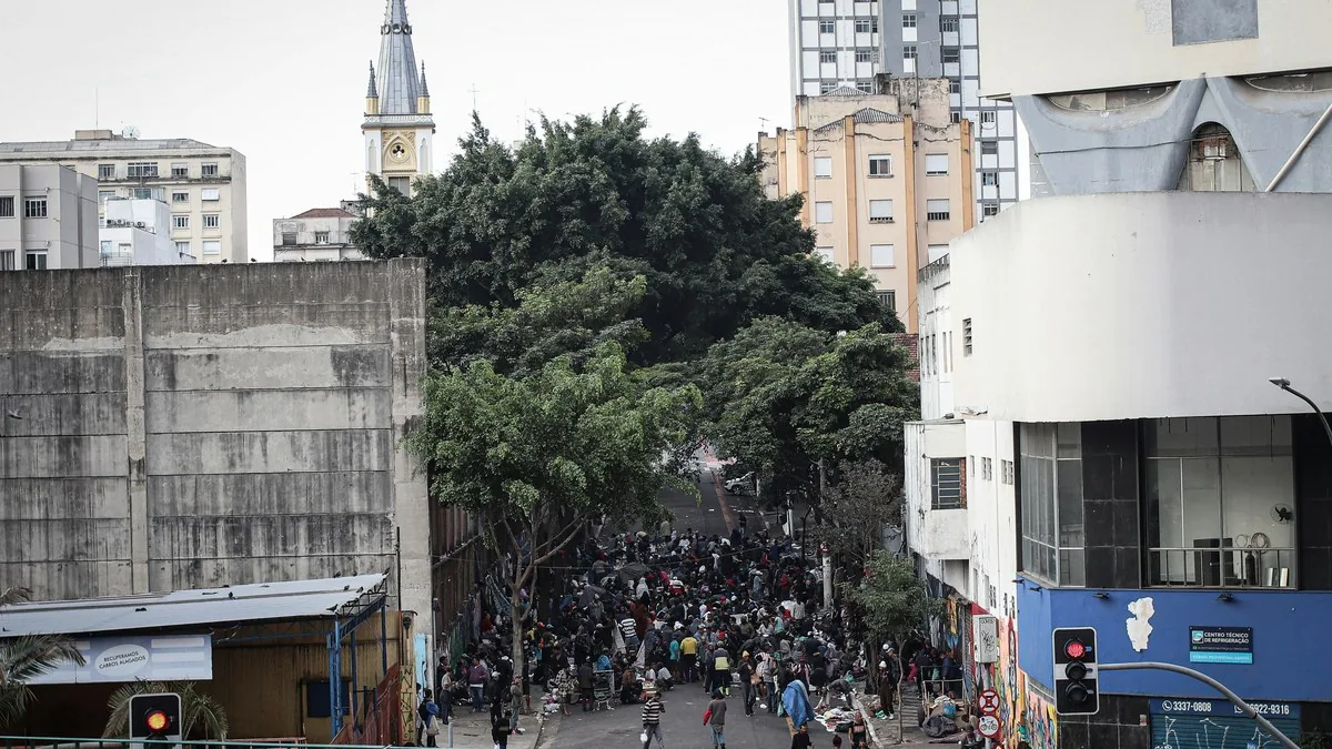 Custo digital saturado vs ativação rua · a pergunta que CMO sênior precisa fazer em 2026